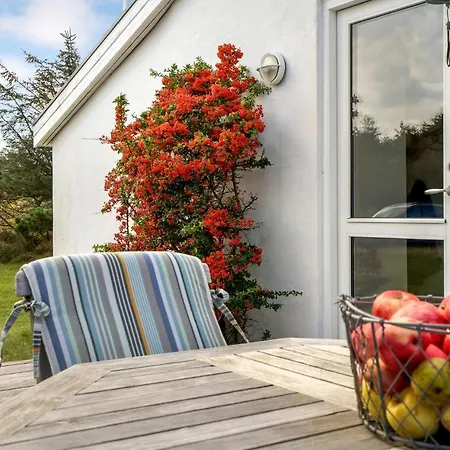 3 Bedroom Nice Home In Ulfborg *