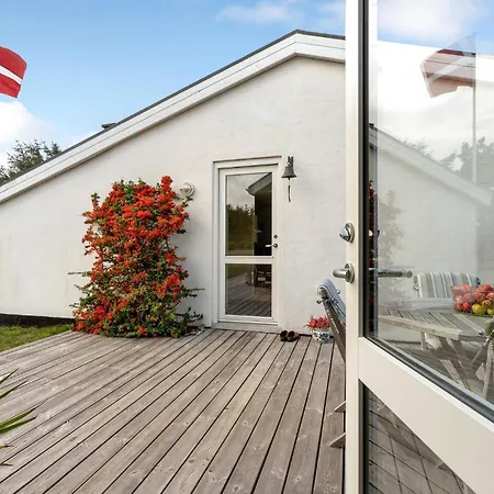 3 Bedroom Nice Home In Ulfborg *